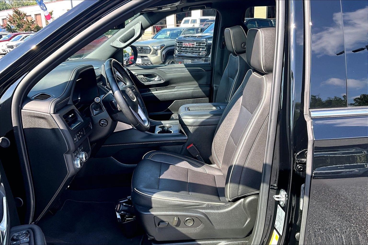 2023 GMC Yukon XL SLT