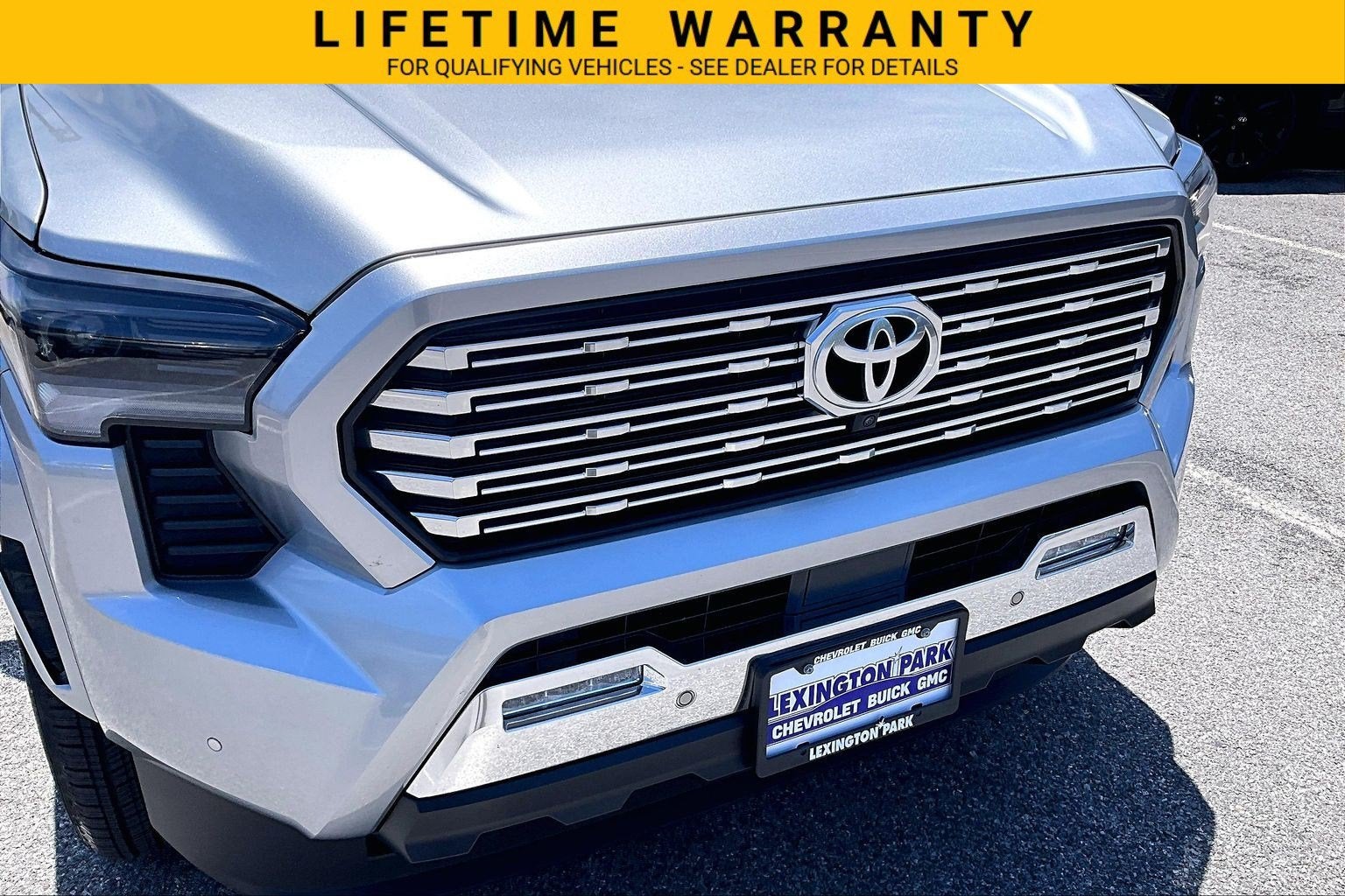 2025 Toyota Tacoma 4WD SR