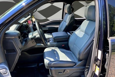 2025 Ford F-150 Lightning LARIAT