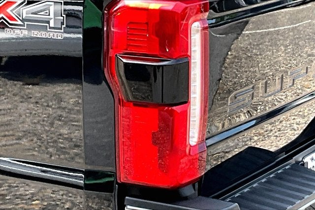 2024 Ford Super Duty F-350 SRW LARIAT FX4