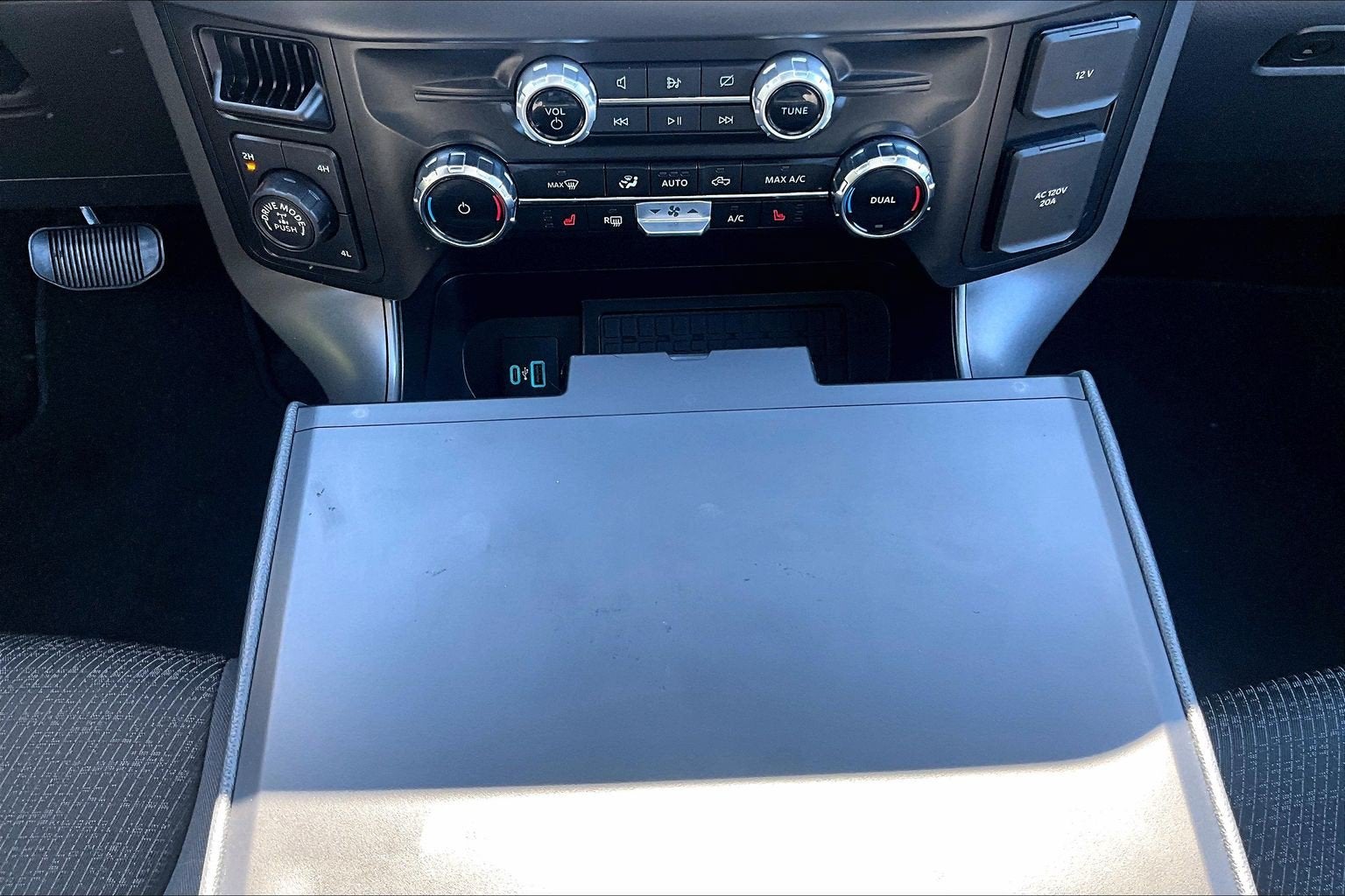2024 Ford F-150 XLT BLACK PACKAGE
