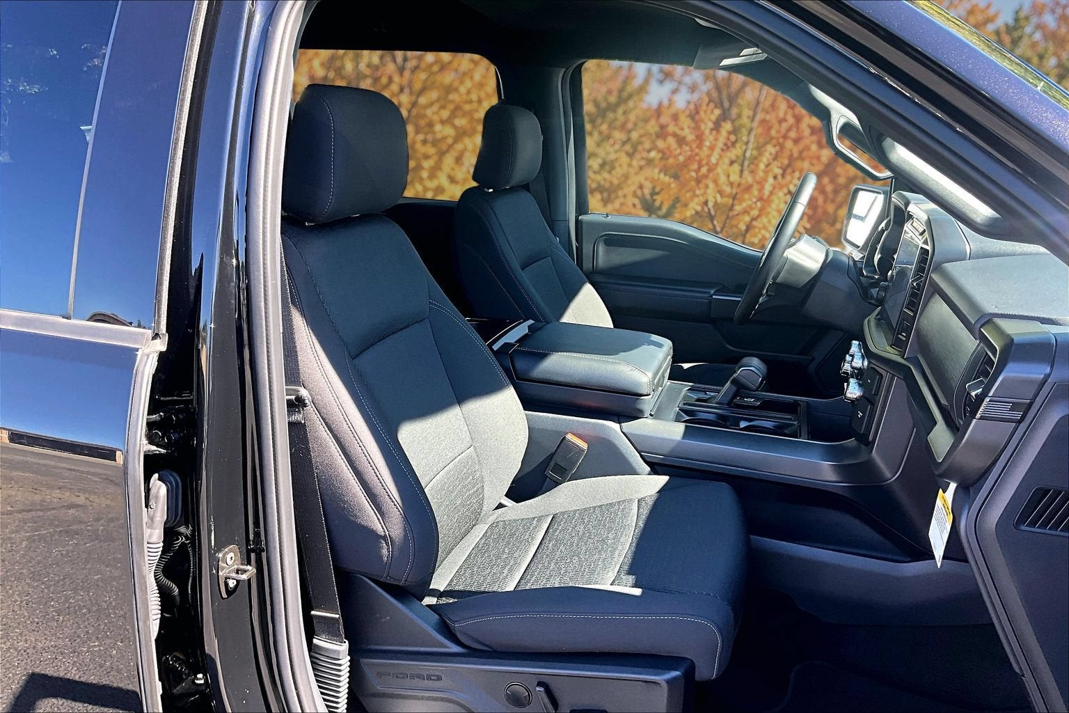 2024 Ford F-150 XLT BLACK PACKAGE