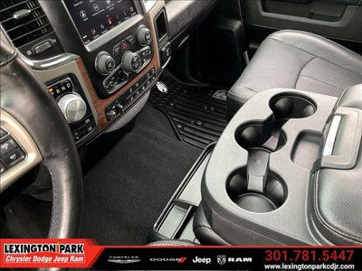 2018 RAM 1500 Laramie Crew Cab 4x4 5'7' Box