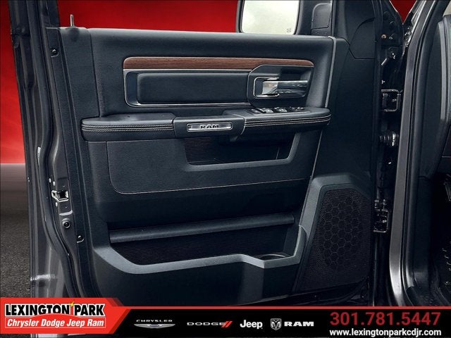 2018 RAM 1500 Laramie Crew Cab 4x4 5'7' Box