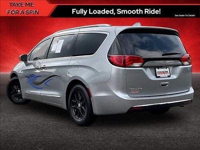 2020 Chrysler Pacifica Touring L