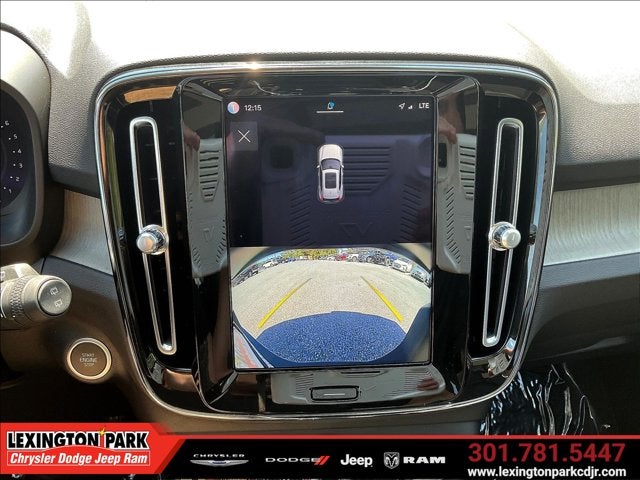2023 Volvo XC40 B5 Ultimate Bright Theme