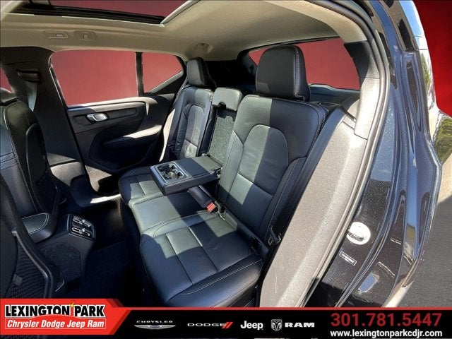 2023 Volvo XC40 B5 Ultimate Bright Theme