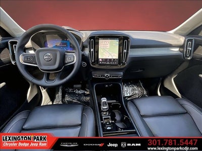 2023 Volvo XC40 B5 Ultimate Bright Theme