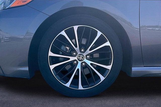 2020 Toyota Camry Hybrid SE