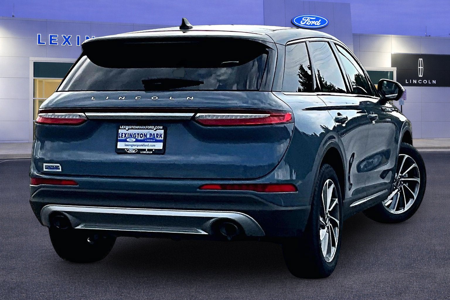 2023 Lincoln Corsair Standard
