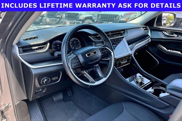 2022 Jeep Grand Cherokee L Laredo 4x2
