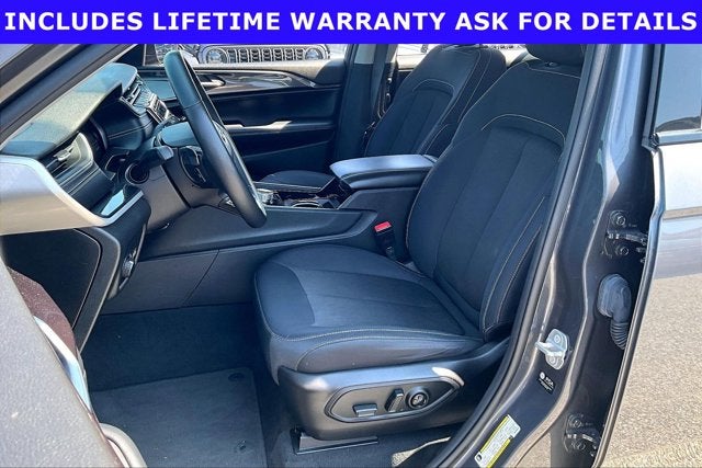 2022 Jeep Grand Cherokee L Laredo 4x2