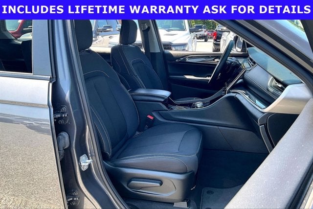 2022 Jeep Grand Cherokee L Laredo 4x2