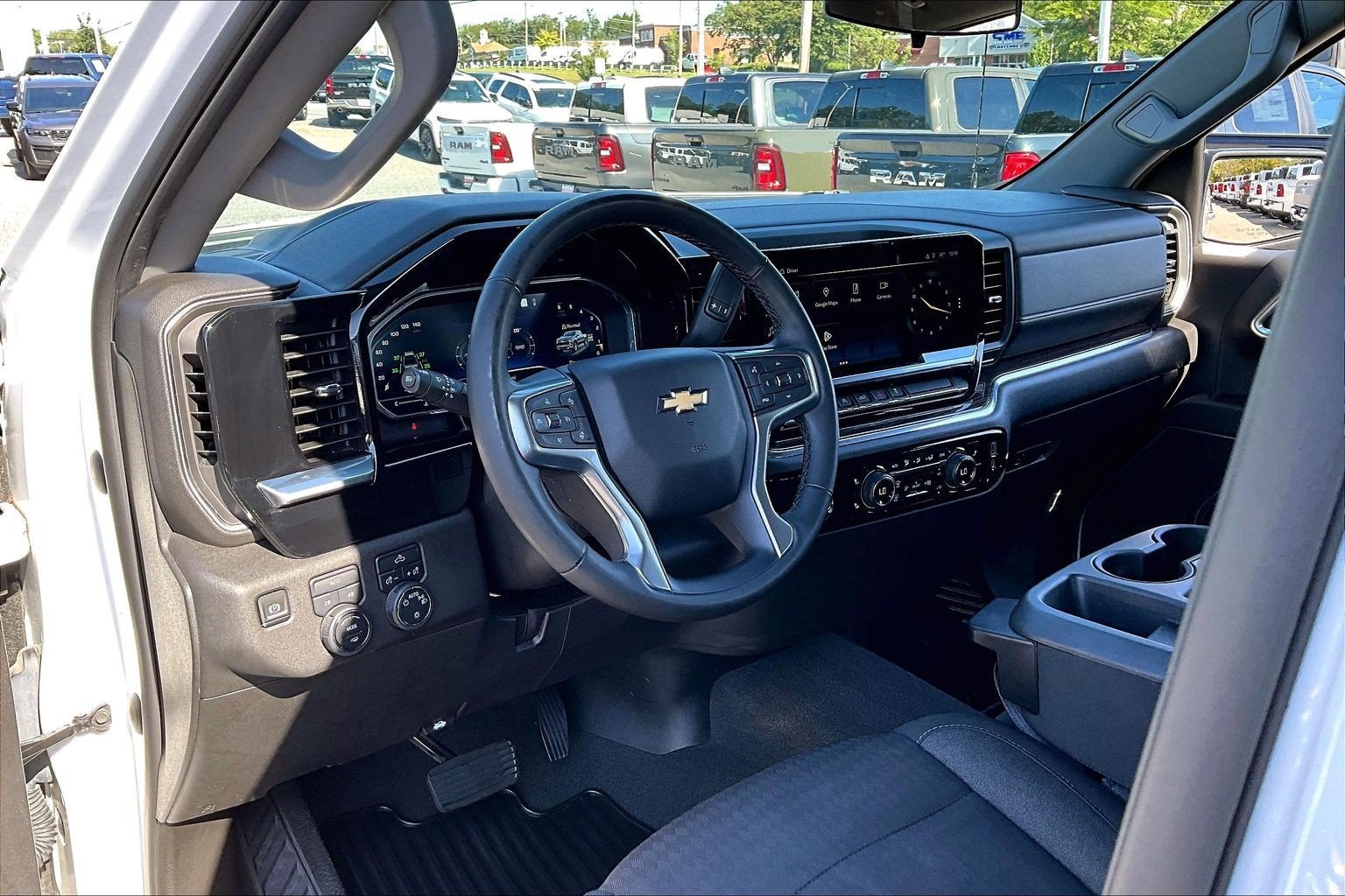 2023 Chevrolet Silverado 1500 4WD Crew Cab Short Bed LT with 2FL