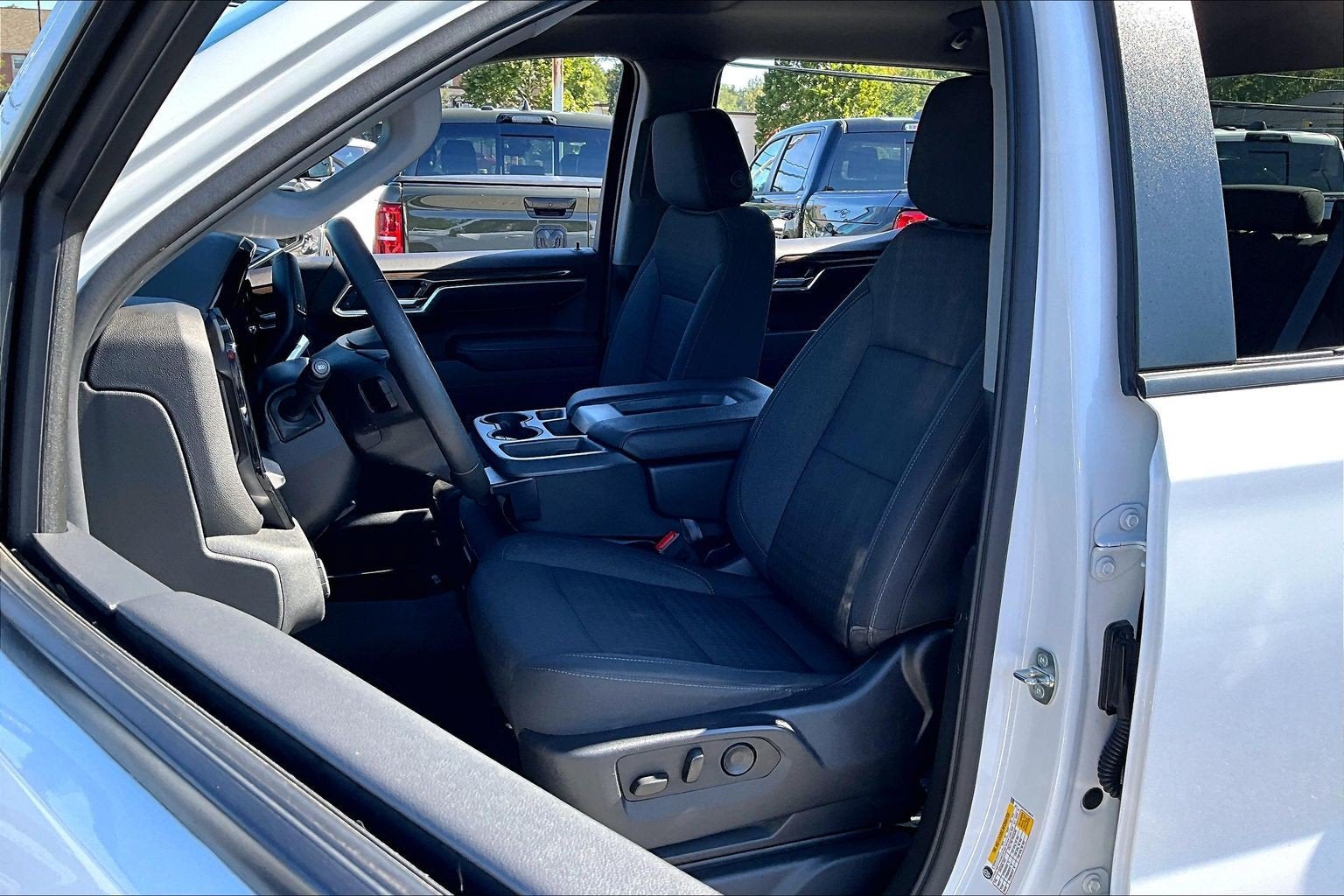 2023 Chevrolet Silverado 1500 4WD Crew Cab Short Bed LT with 2FL