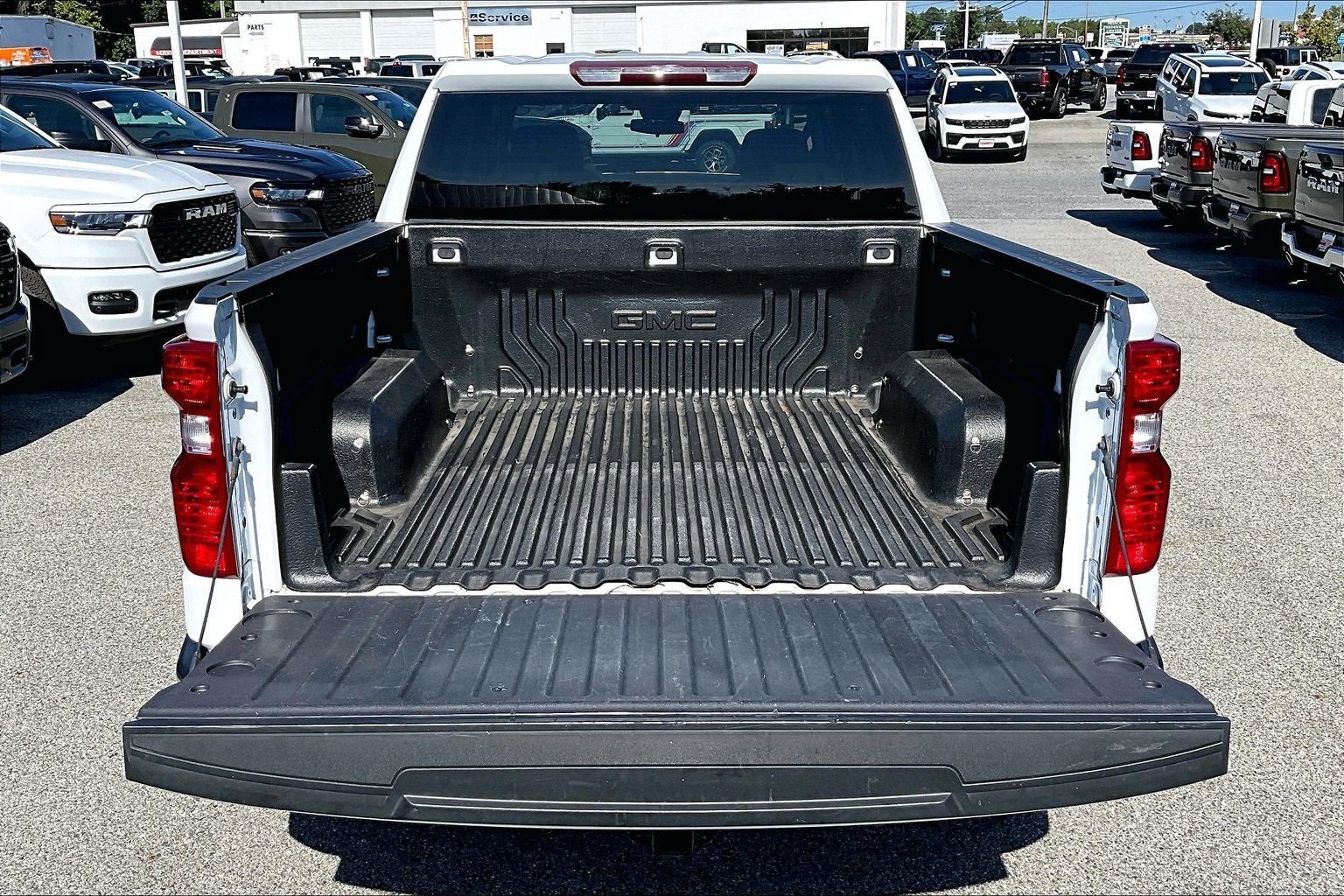 2023 Chevrolet Silverado 1500 4WD Crew Cab Short Bed LT with 2FL