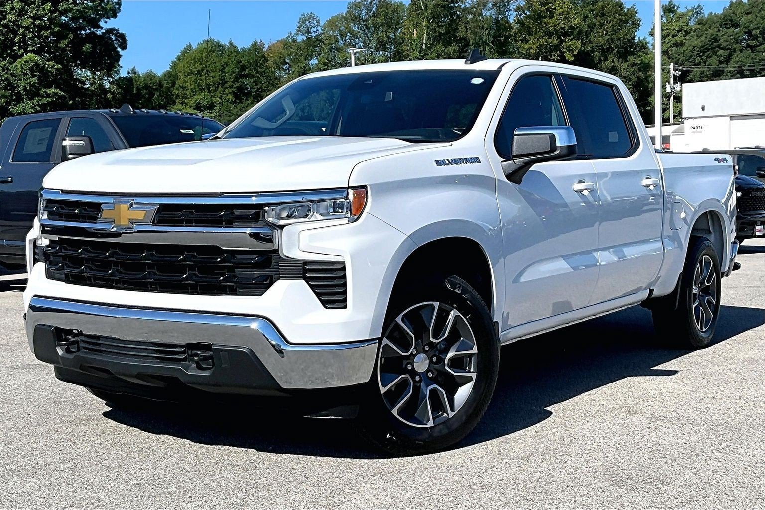 2023 Chevrolet Silverado 1500 4WD Crew Cab Short Bed LT with 2FL