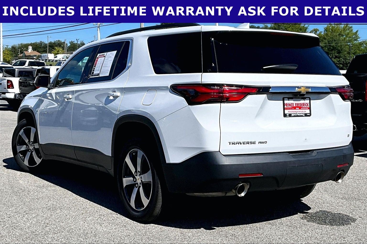 2023 Chevrolet Traverse AWD LT Leather