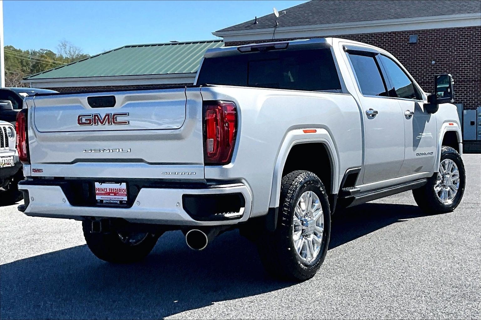 2023 GMC Sierra 2500HD 4WD Crew Cab Standard Bed Denali