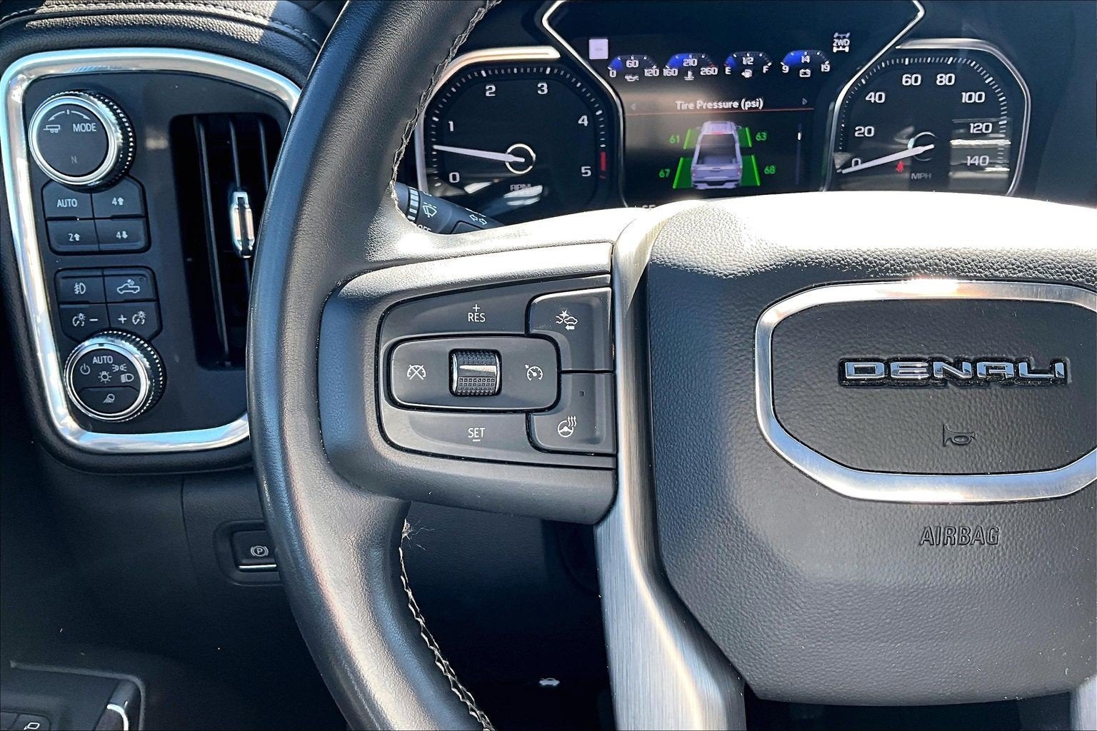 2023 GMC Sierra 2500HD 4WD Crew Cab Standard Bed Denali