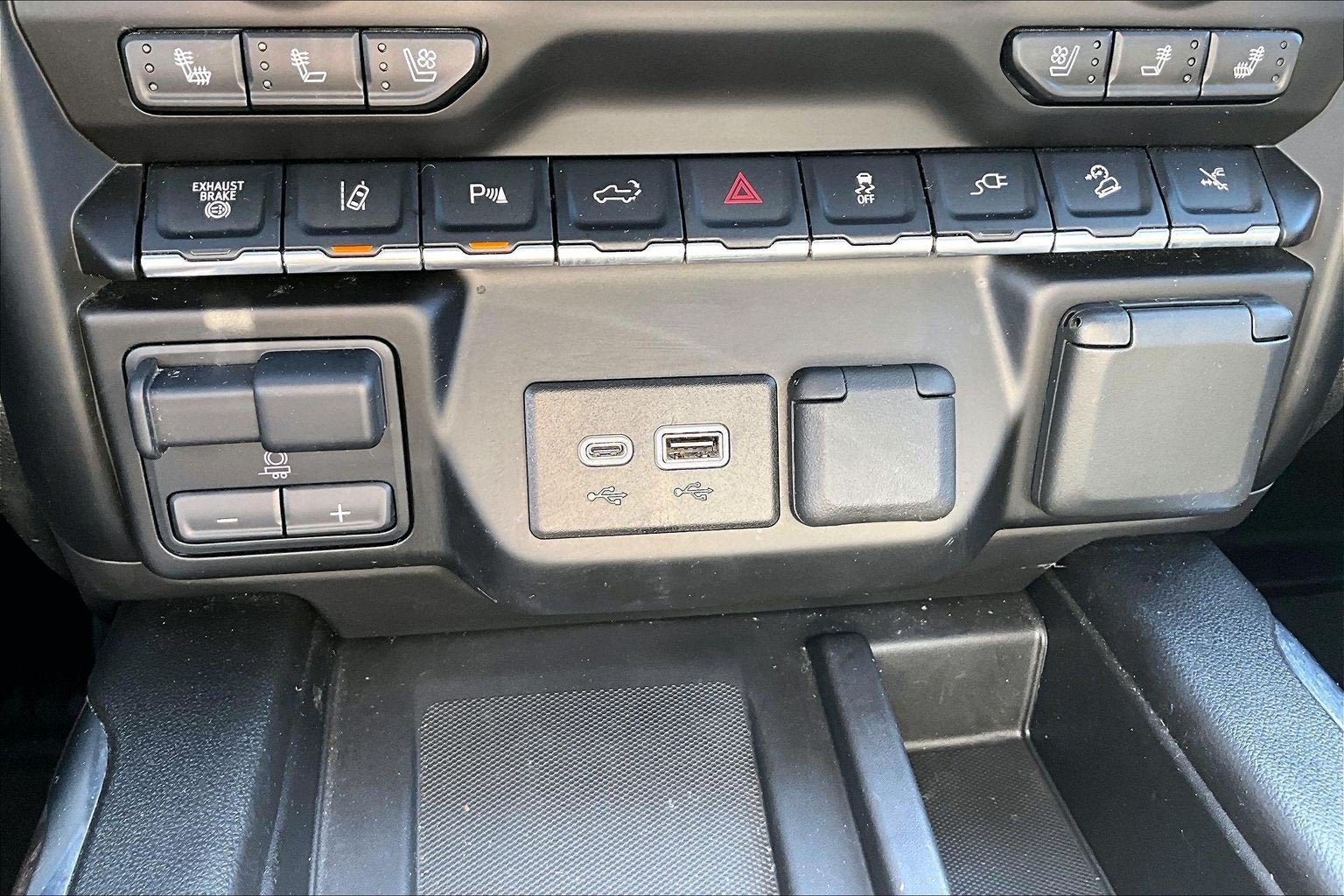 2023 GMC Sierra 2500HD 4WD Crew Cab Standard Bed Denali
