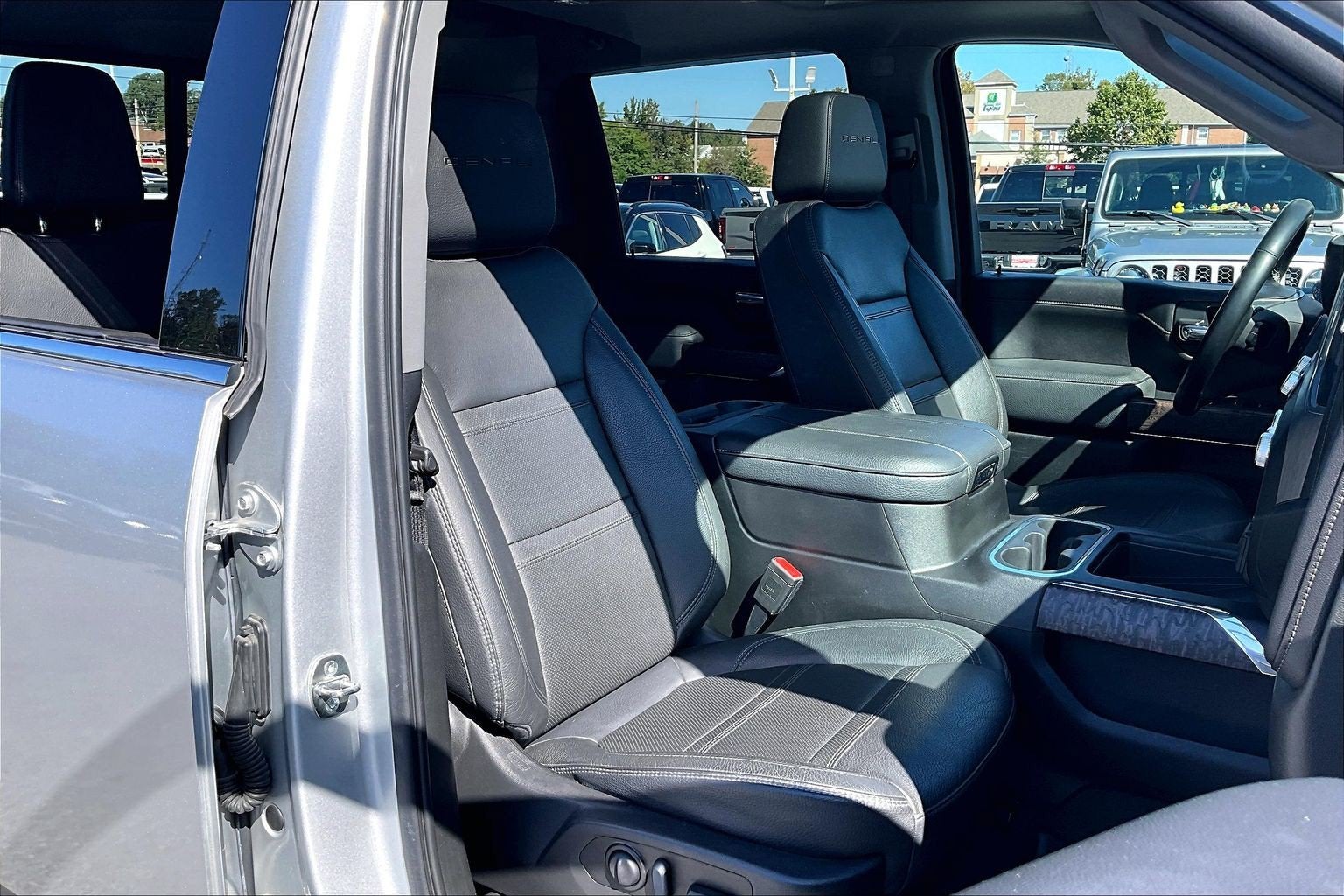 2023 GMC Sierra 2500HD 4WD Crew Cab Standard Bed Denali