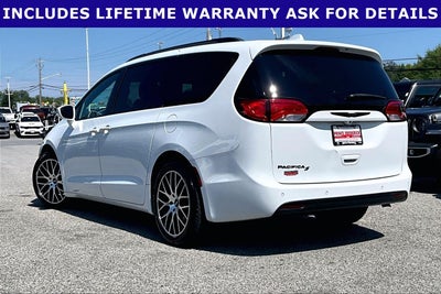 2020 Chrysler Pacifica Touring L
