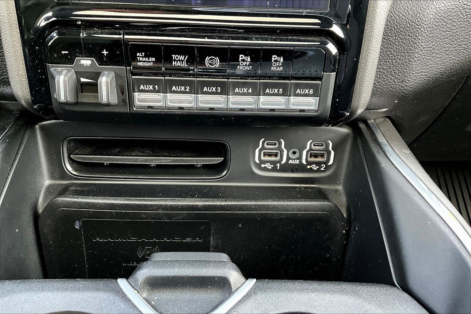 2020 RAM 3500 Laramie Crew Cab 4x4 8' Box