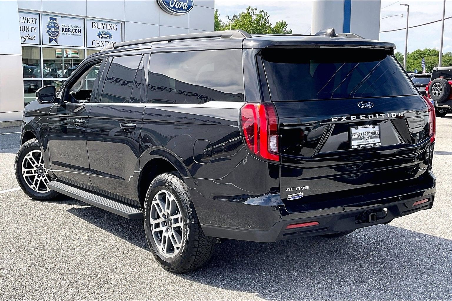 2025 Ford Expedition Max Active