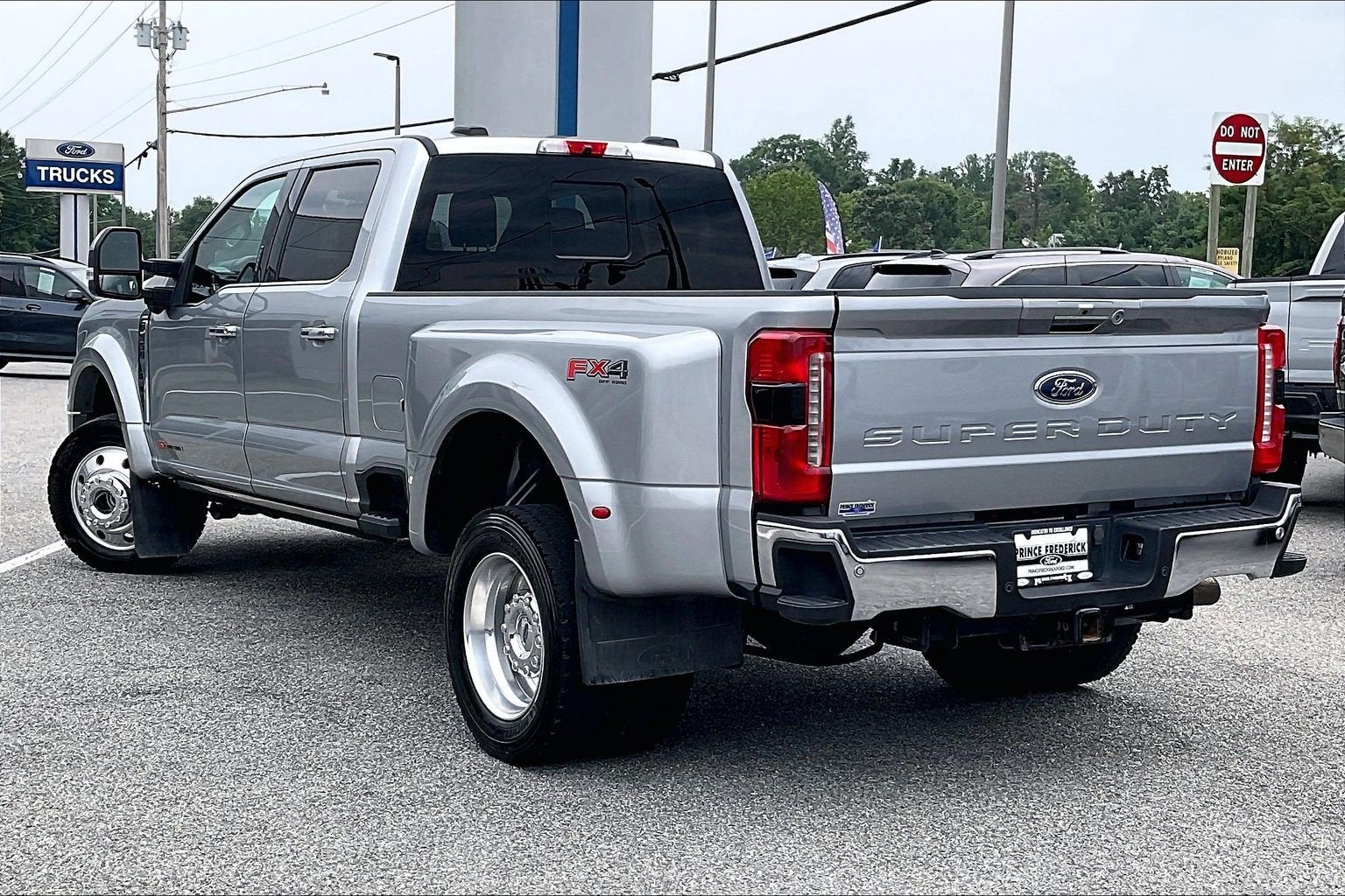 2023 Ford Super Duty F-450 DRW LARIAT