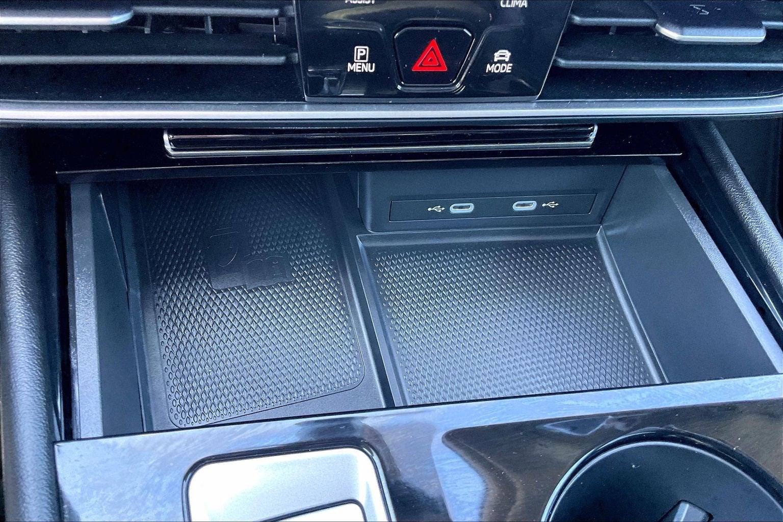 2024 Volkswagen Atlas 2.0T Peak Edition SEL