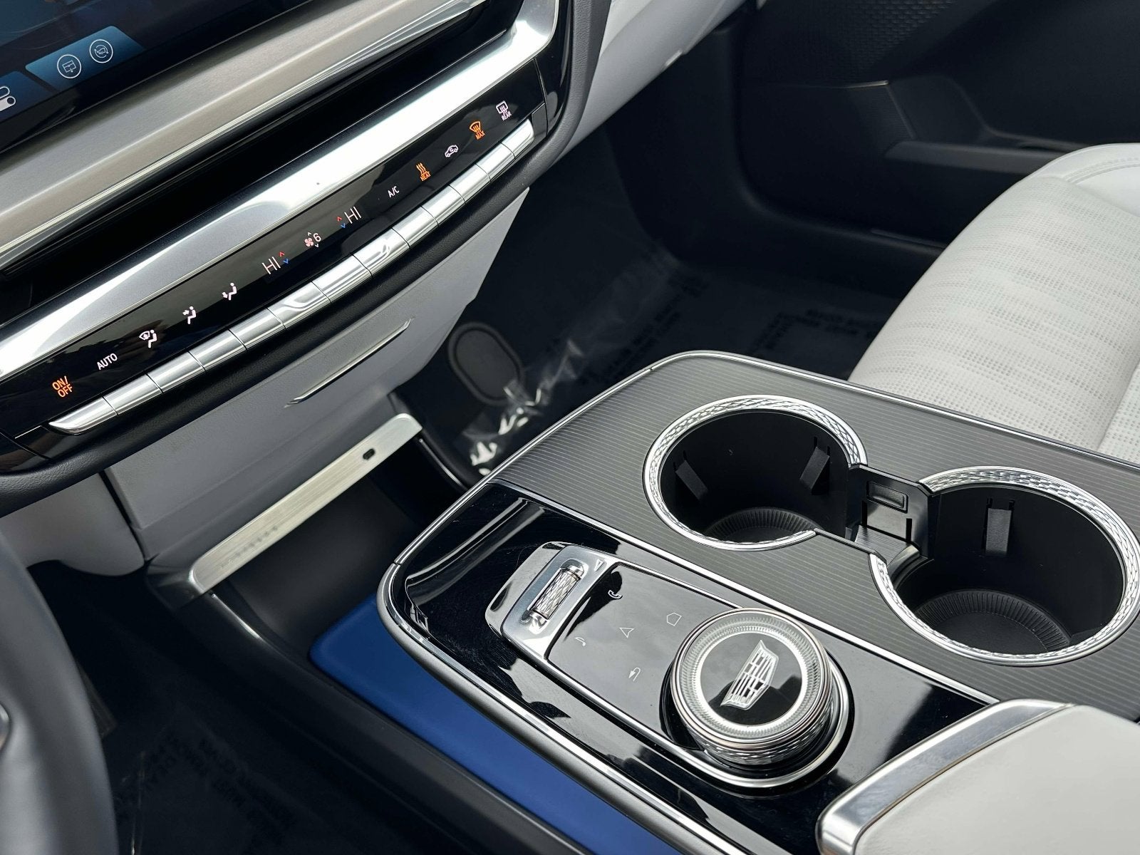 2024 Cadillac LYRIQ Sport