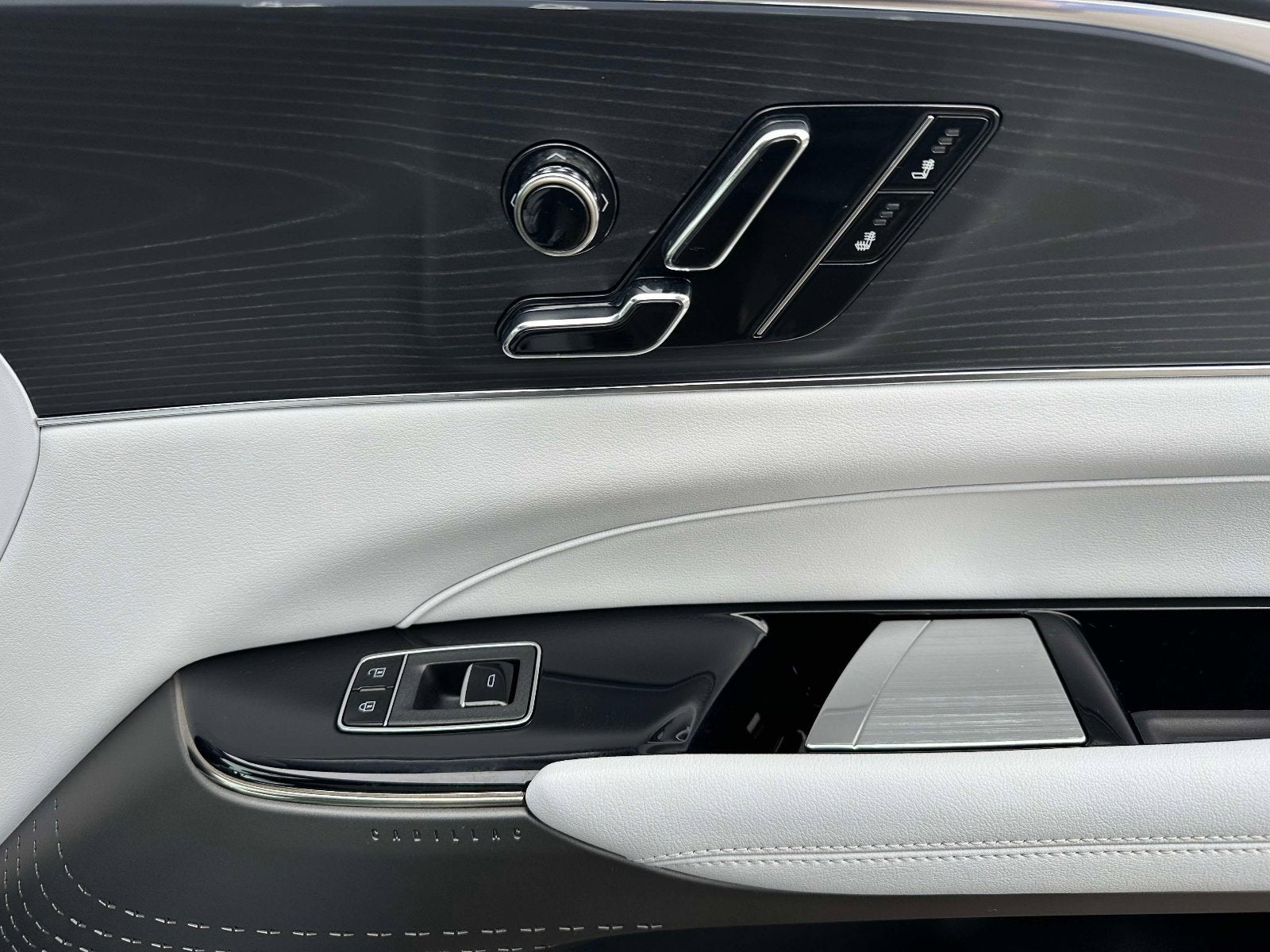 2024 Cadillac LYRIQ Sport