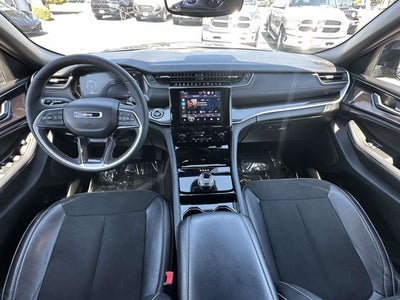 2023 Jeep Grand Cherokee L Altitude 4x4