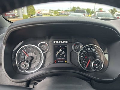 2023 RAM 1500 Big Horn Crew Cab 4x4 5'7' Box