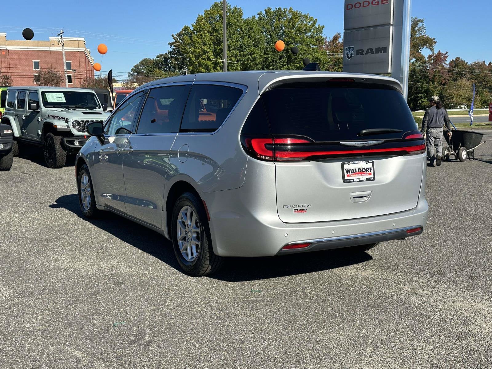 2024 Chrysler Pacifica Touring L