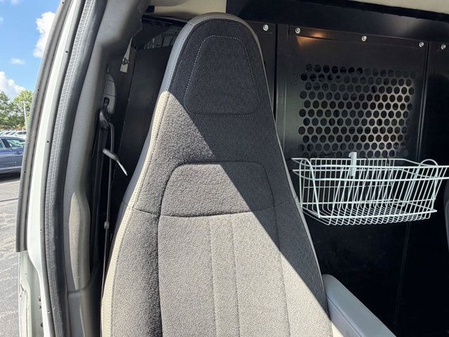 2021 GMC Savana Cargo Van RWD 2500 135"