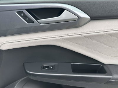 2025 Volkswagen Taos SEL