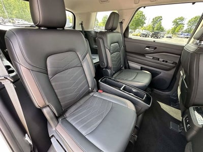 2024 Nissan Pathfinder Platinum