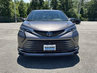 2021 Toyota Sienna Base