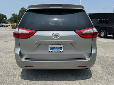 2017 Toyota Sienna Base