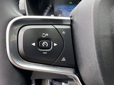 2023 Volvo XC40 Ultimate Bright Theme