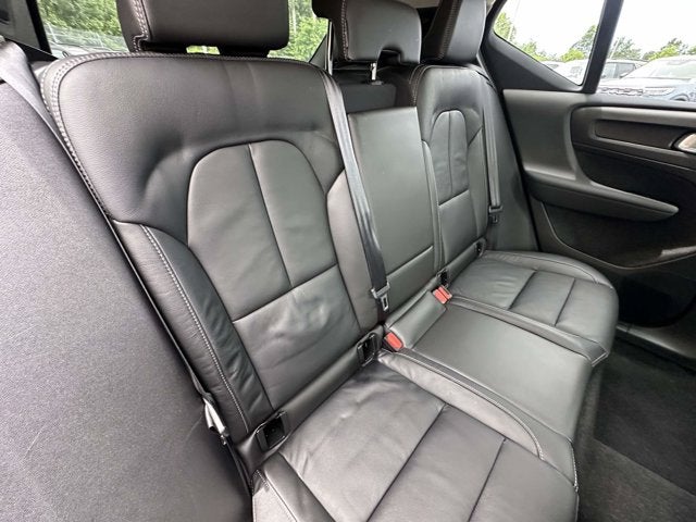 2023 Volvo XC40 Ultimate Bright Theme