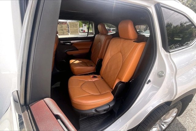 2022 Toyota Highlander Platinum