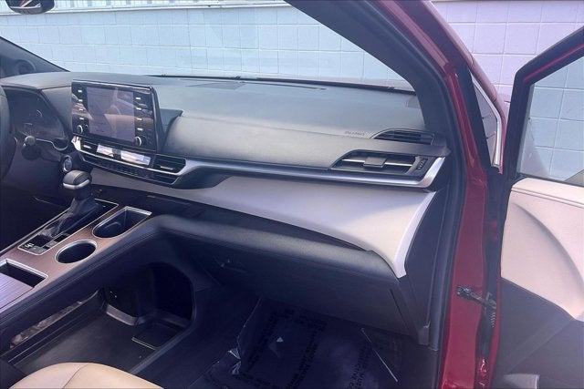 2023 Toyota Sienna XLE
