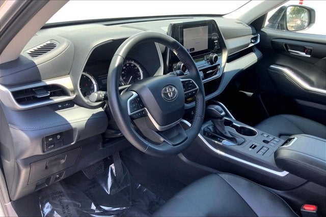 2025 Toyota Highlander XLE