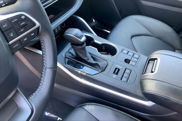 2025 Toyota Highlander XLE