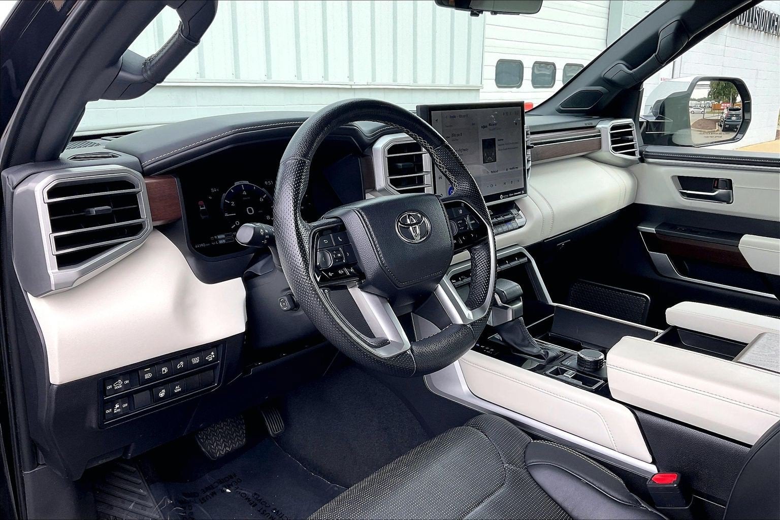 2024 Toyota Tundra i-FORCE MAX Capstone Hybrid