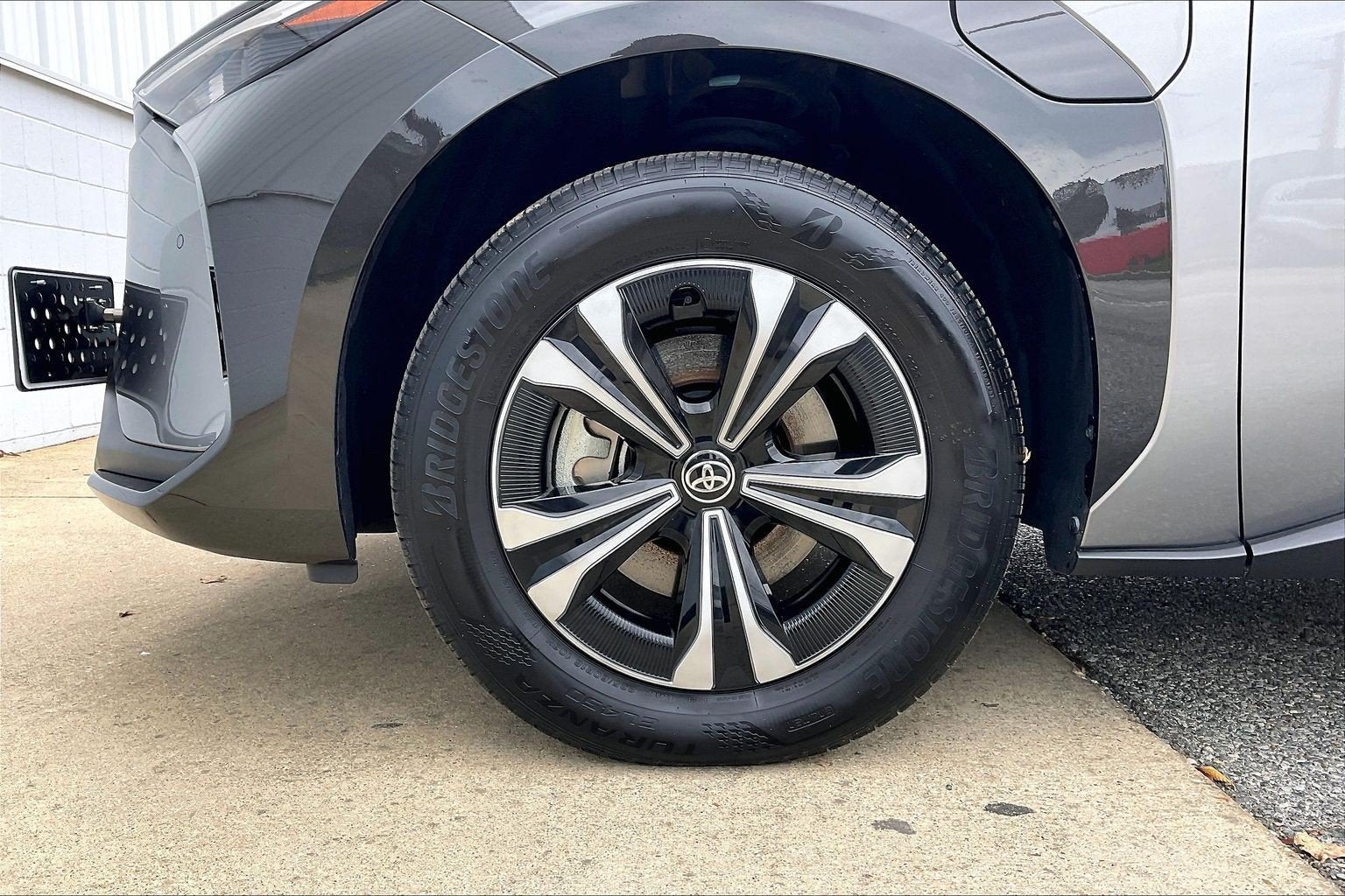 2025 Toyota bZ4X XLE