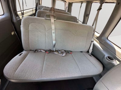 2025 Chevrolet Express Passenger 1LT